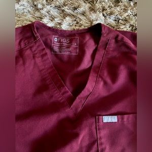 Pre owned womens figs scrub top size Medium, burgundy color